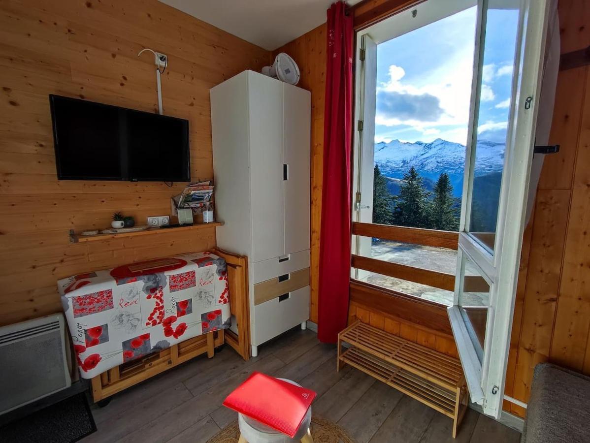 Le Petit Nid Rouge Daire Ustou Dış mekan fotoğraf