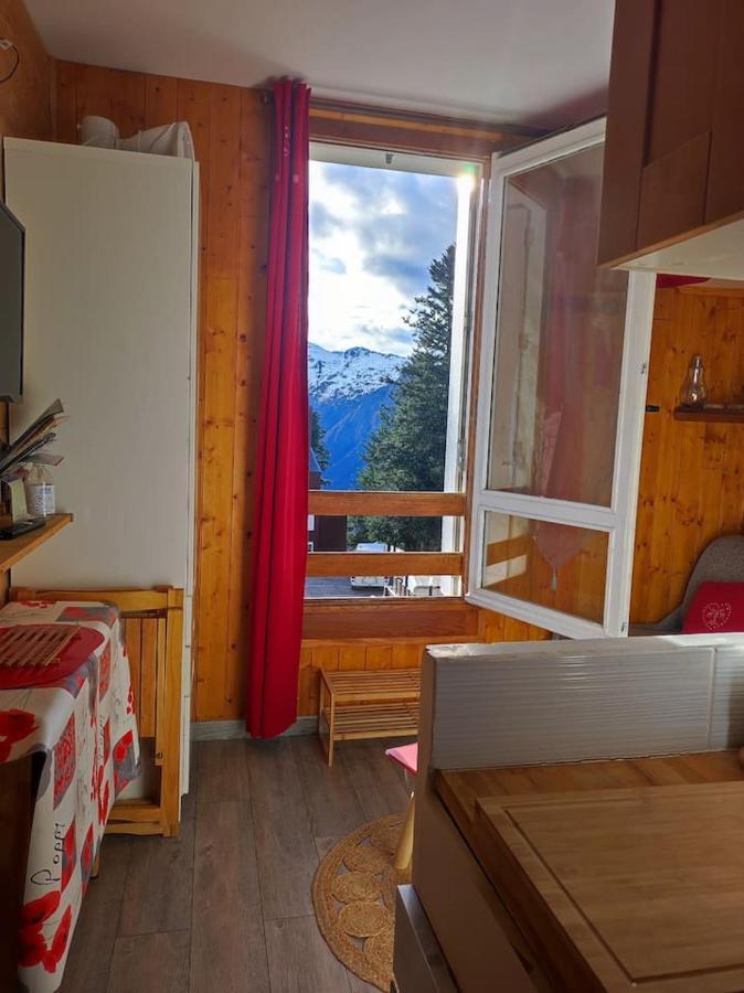 Le Petit Nid Rouge Daire Ustou Dış mekan fotoğraf