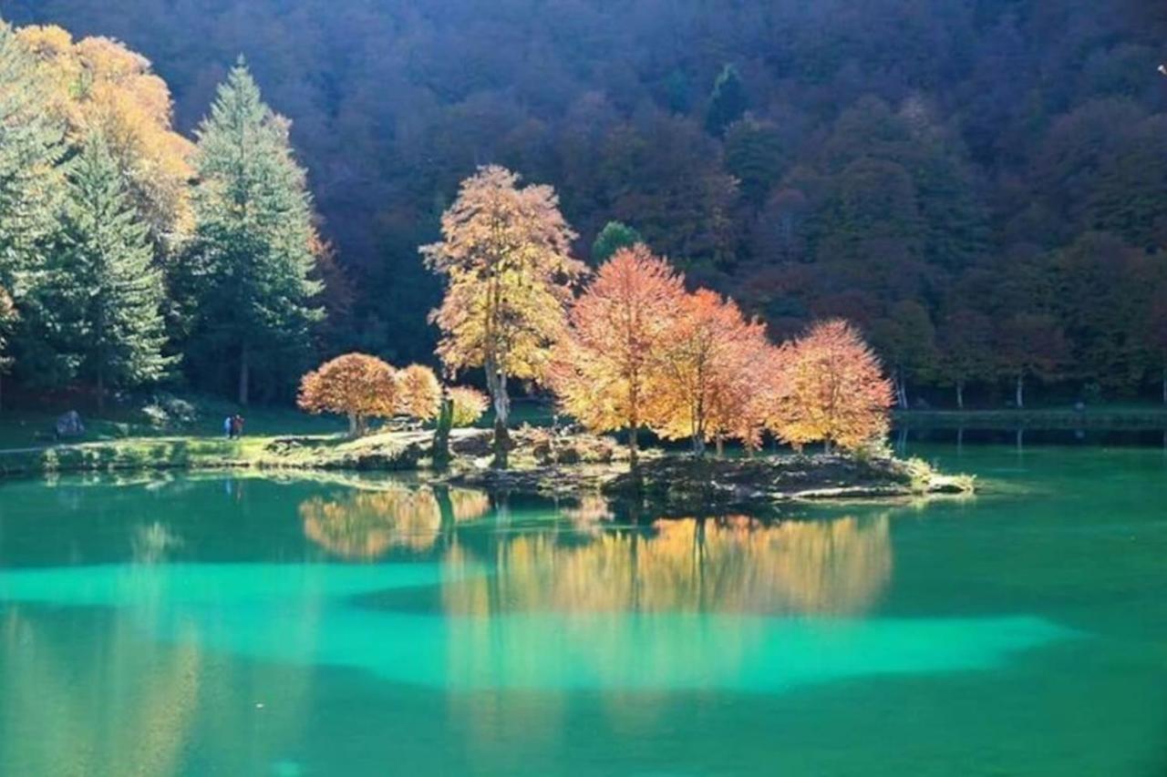 Le Petit Nid Rouge Daire Ustou Dış mekan fotoğraf